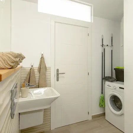 Orange Volcano - Pool And Gym In Sport Center Fariones Included By Lanzarote Tatil Evi Puerto del Carmen (Lanzarote)