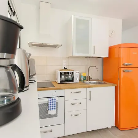 Dom wakacyjny Orange Volcano - Pool And Gym In Sport Center Fariones Included By Lanzarote Puerto del Carmen (Lanzarote)