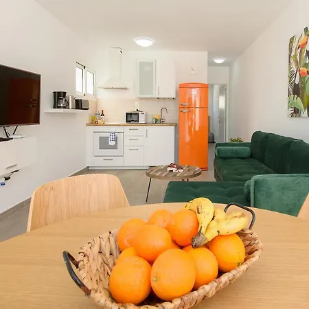 Ferienhaus Orange Volcano - Pool And Gym In Sport Center Fariones Included By Lanzarote Puerto del Carmen (Lanzarote)